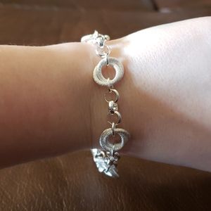 😍Silver Tone Bracelet